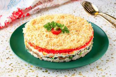 Салат Мужские слезы с курицей грибами и корейской морковью