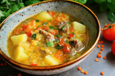 Суп из чечевицы с мясом и картофелем