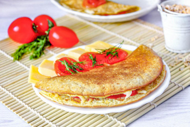 Овсяноблин с сыром и помидорами