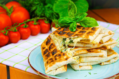 Лаваш на мангале с сыром