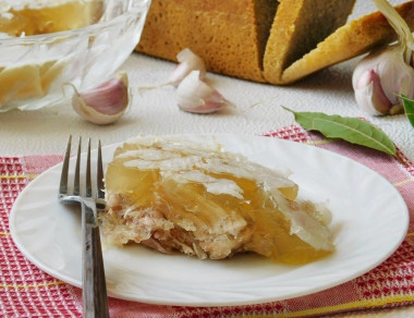 Холодец из свинины и говядины в мультиварке