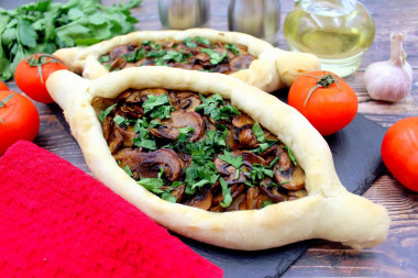 Хачапури по-аджарски с шампиньонами