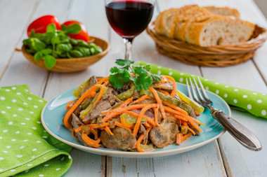 Салат Обжорка с корейской морковью и грибами и говядиной