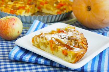 Пирог с яблоками и тыквой кусочками на молоке