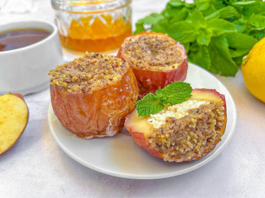 Яблоки с творогом в аэрогриле