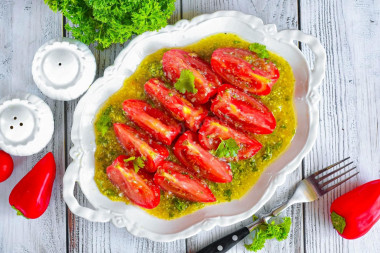 Помидоры с чесноком и перцем