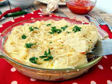 Лапшевник в духовке с яйцом