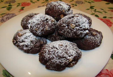 Постное шоколадно-ореховое печенье с ванильным сахаром