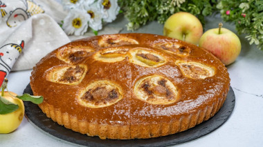 Пирог с яблоками из бездрожжевого теста на кефире