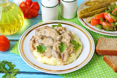 Мясо с белыми грибами