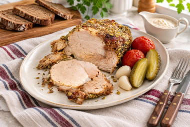 Свинина запеченная куском в фольге