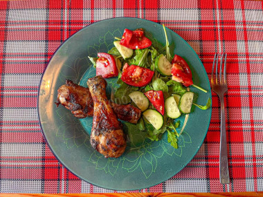 Сочные куриные голени на мангале