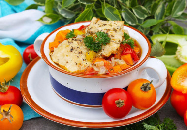 Тушеная курица с овощами в мультиварке