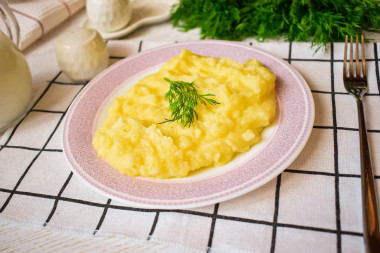 Картофельное пюре с яйцом и молоком