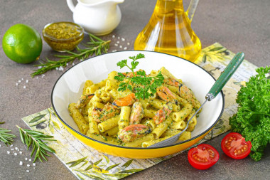 Макароны с мидиями