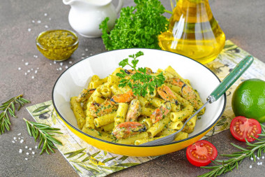 Макароны с мидиями