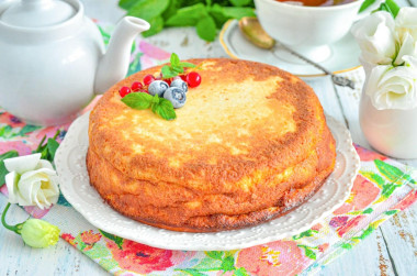 Творожная запеканка со сметаной и манкой в духовке