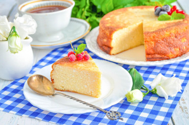Творожная запеканка со сметаной и манкой в духовке