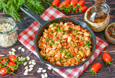 Фасоль с морковью и луком тушеная