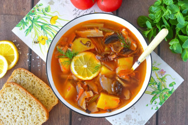 Постная солянка с грибами