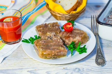 Холодец из свиных ножек и говядины