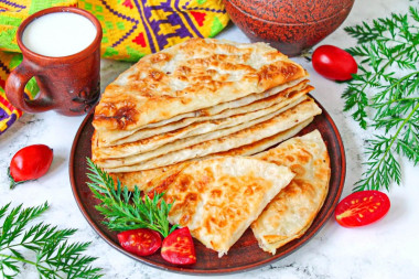 Кыстыбый из лаваша с картошкой на сковороде