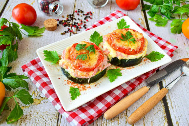 Кабачки с колбасой и сыром с помидорами в духовке