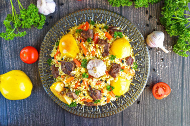 Плов с айвой и мясом по узбекски