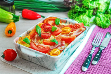 Картофельная запеканка с беконом и сыром в духовке