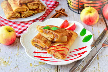 Блинчики с начинкой из яблок и корицей налистники