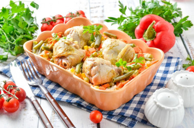 Курица с замороженными овощами в духовке
