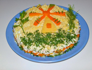 Салат Старый мельник с грибами и курицей