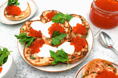 Картофельные оладушки с икрой
