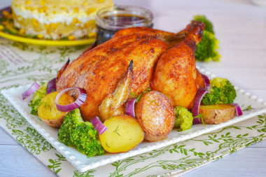 Курица с хрустящей корочкой запеченная в духовке целиком