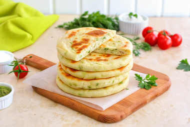 Лепешки с начинкой на сковороде
