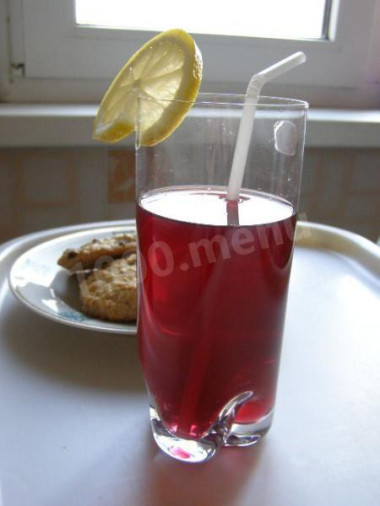 Компот из черники с лимонным соком и цедрой