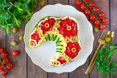 Салат русская красавица с курицей и ветчиной