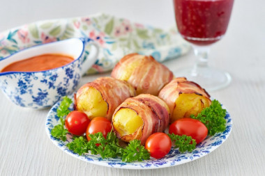 Картофель в беконе запеченный в духовке