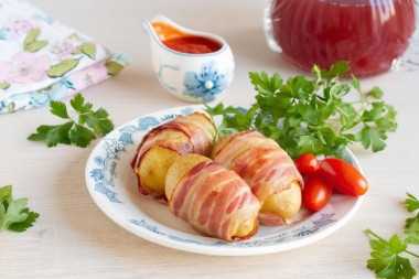 Картофель в беконе запеченный в духовке