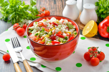Салат с рисом и овощами