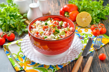 Салат с рисом и овощами