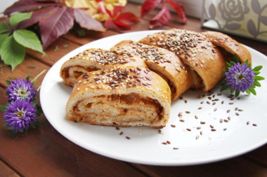 Луковый рулет