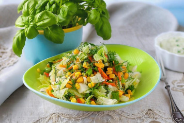 Салат из пекинской капусты с кукурузой