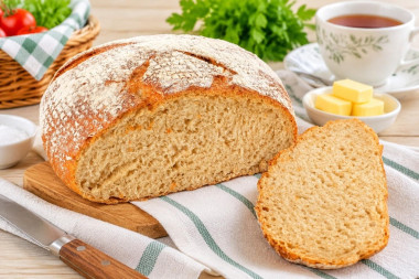 Домашний хлеб с пшеничной цельнозерновой мукой на закваске