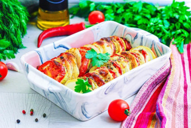 Картошка с кабачками и помидорами в духовке
