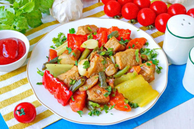 Свинина с овощами в казане