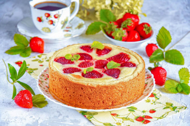 Пирог с клубникой в духовке