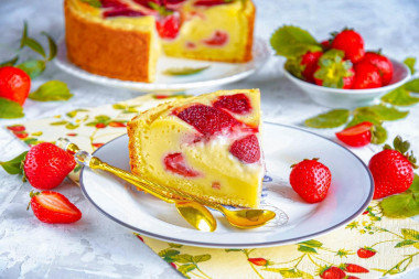 Пирог с клубникой в духовке