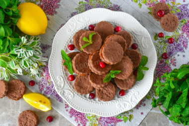 Шоколадное печенье с какао и сгущенкой