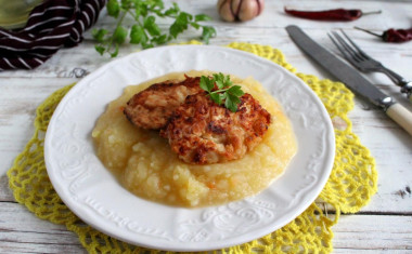 Вкусные сливочные котлеты из куриного филе с белым хлебом